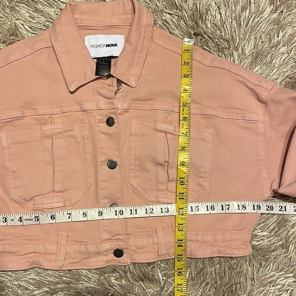 FASHION Nova Light Pink Cropped Jean Jacket Size Small - Picture 7 of 7